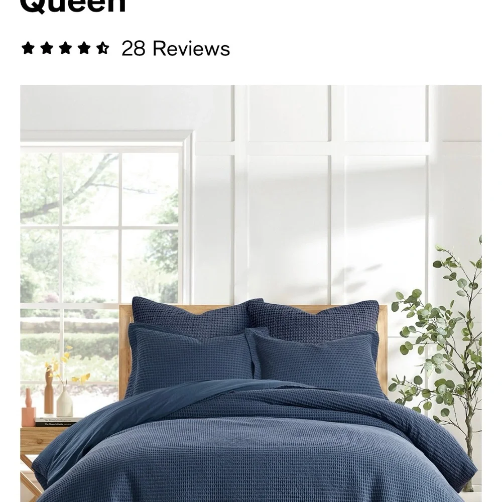 Navy Blue, Waflle quilt Set. I have a duvet set size QUEEN & KING...